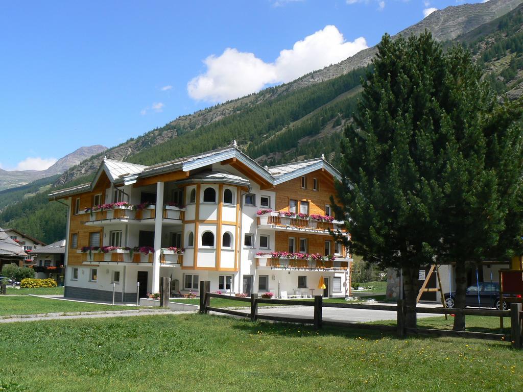 Haus Alpenstern Apartment ซาส-กรุนด์ ภายนอก รูปภาพ